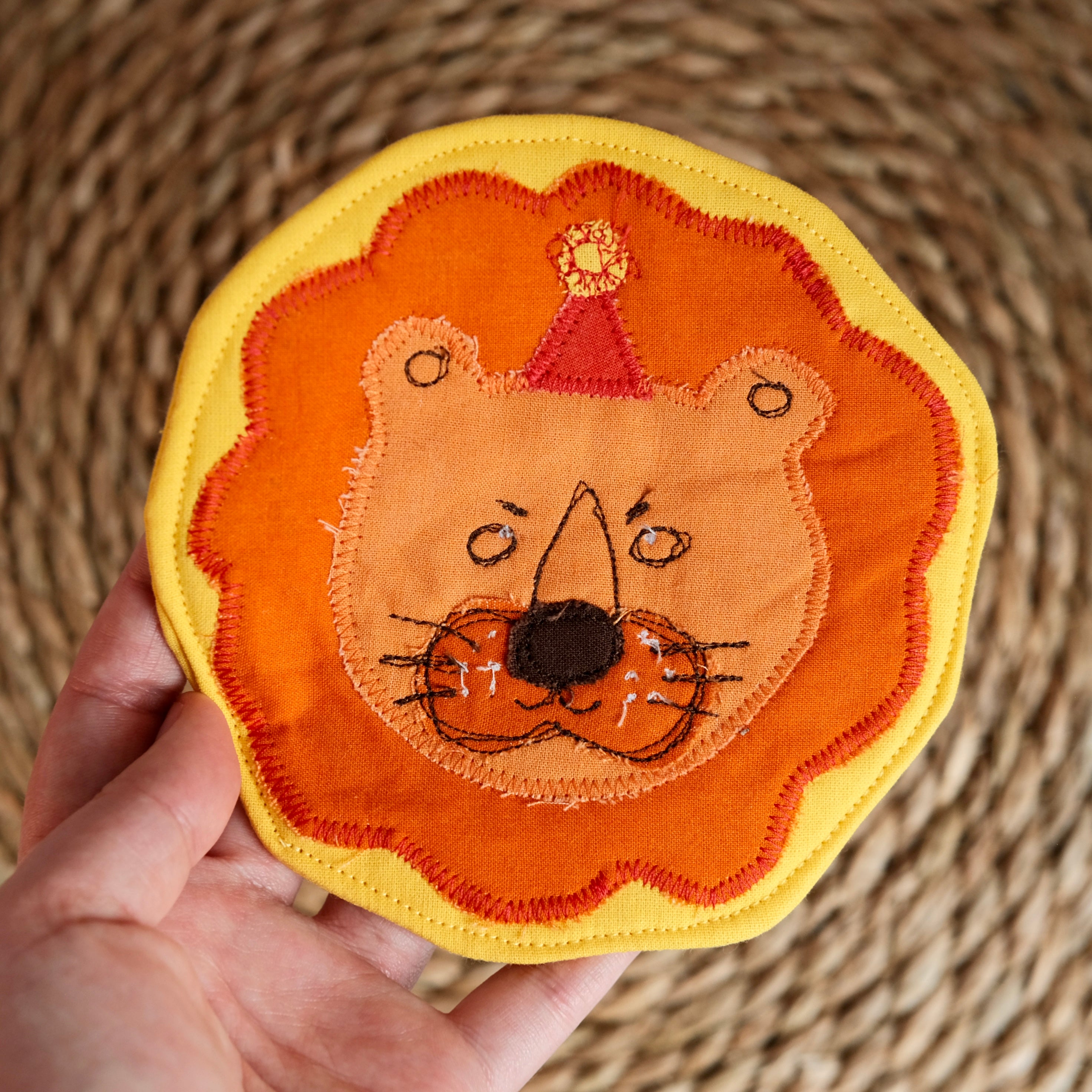 Sous-verre Clownimal Balthazar le lion sur fond jaune