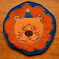 Sous-verre Clownimal Balthazar le lion sur fond bleu