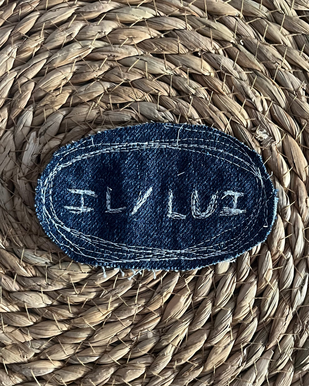 Pronoun pin IL/LUI, denim offcut