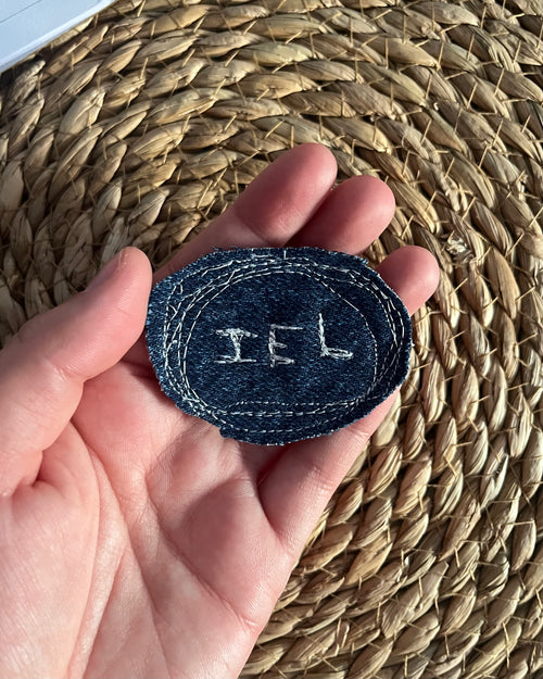 Épinglette pronoms IEL, retaille de denim