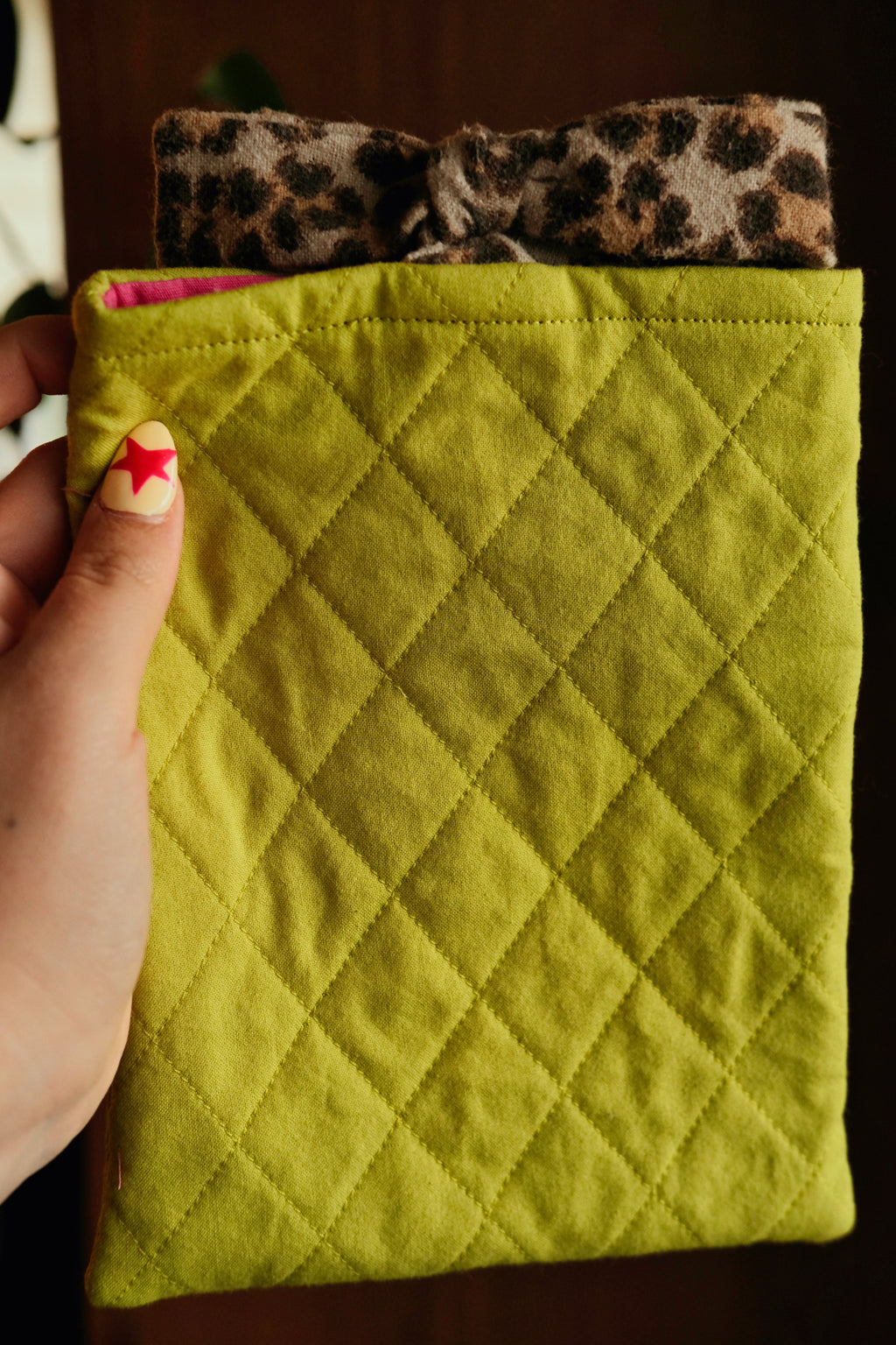 Pochette pour liseuse upcyclée chartreuse (Kindle Basic/Paperwhite)