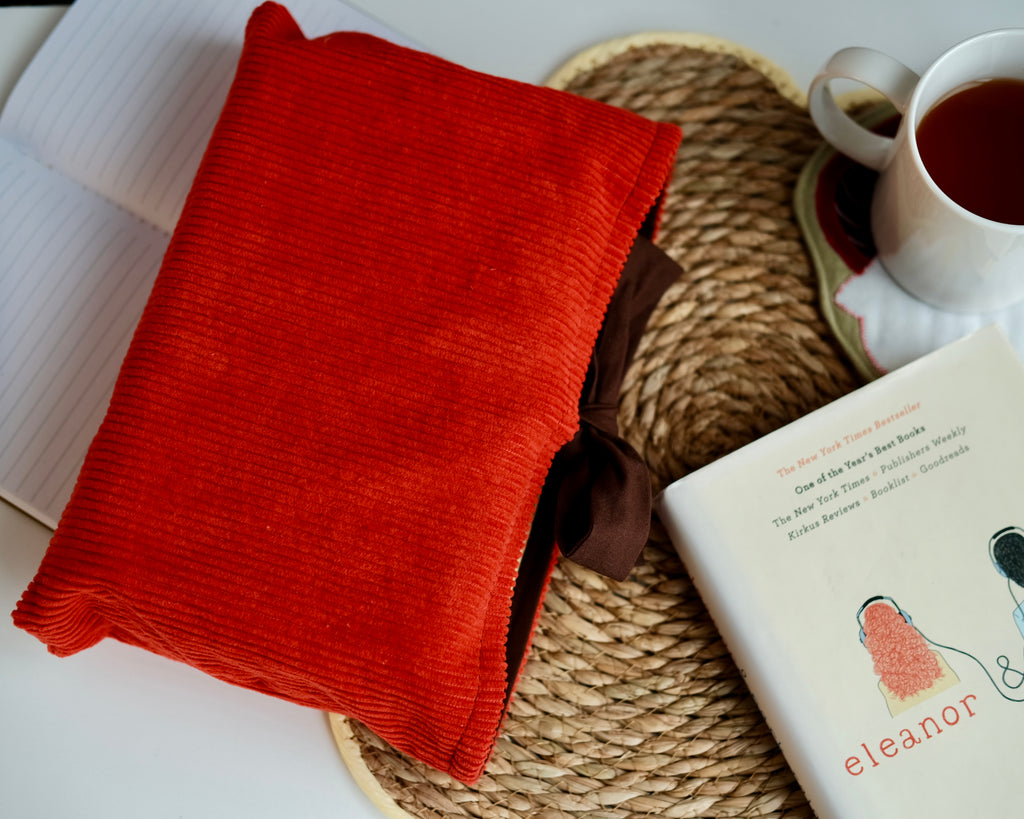 Pochette pour livre upcyclée velours orange (extra grande)