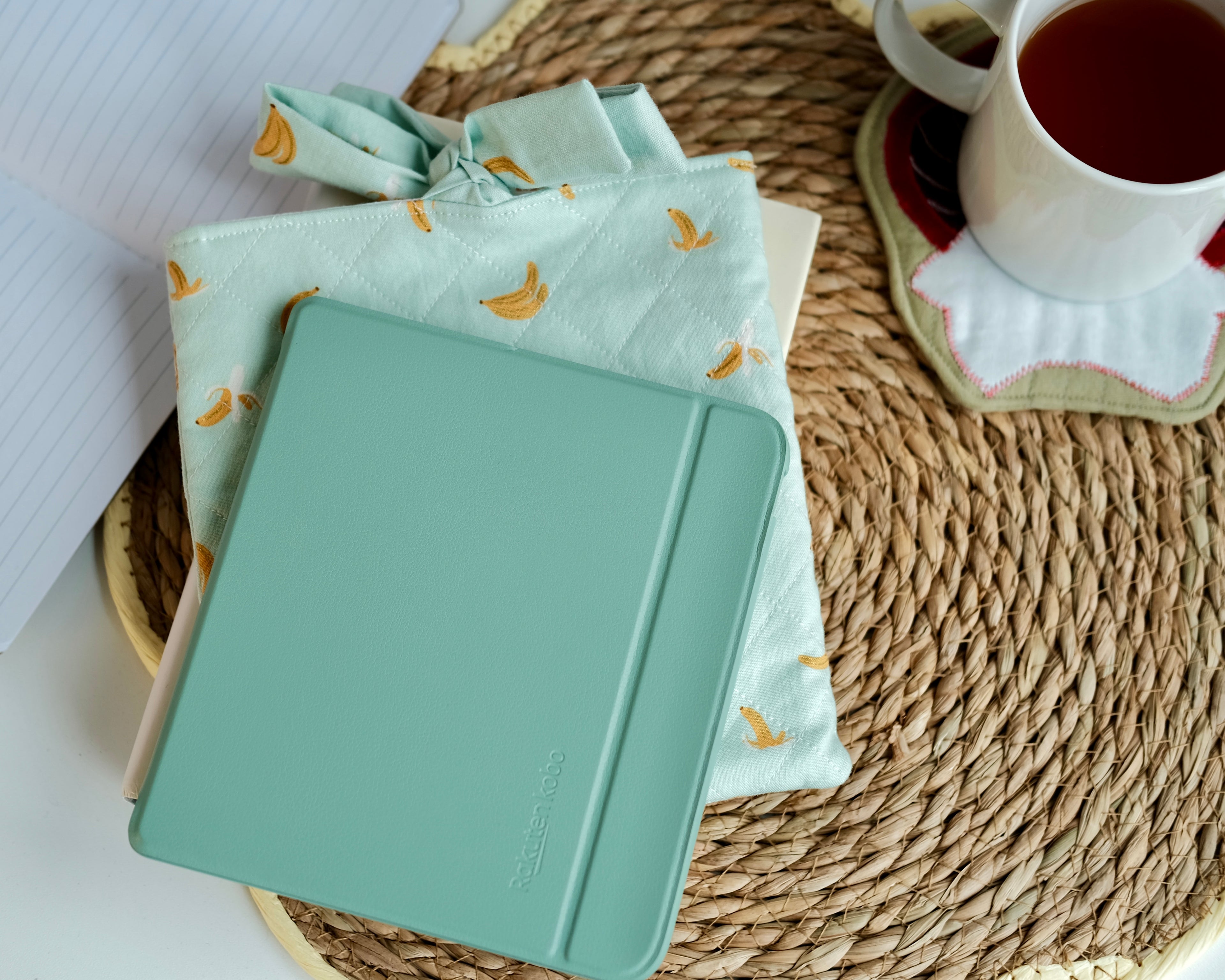 Bananas Turquoise e-reader sleeve (Kobo Libra Colour)