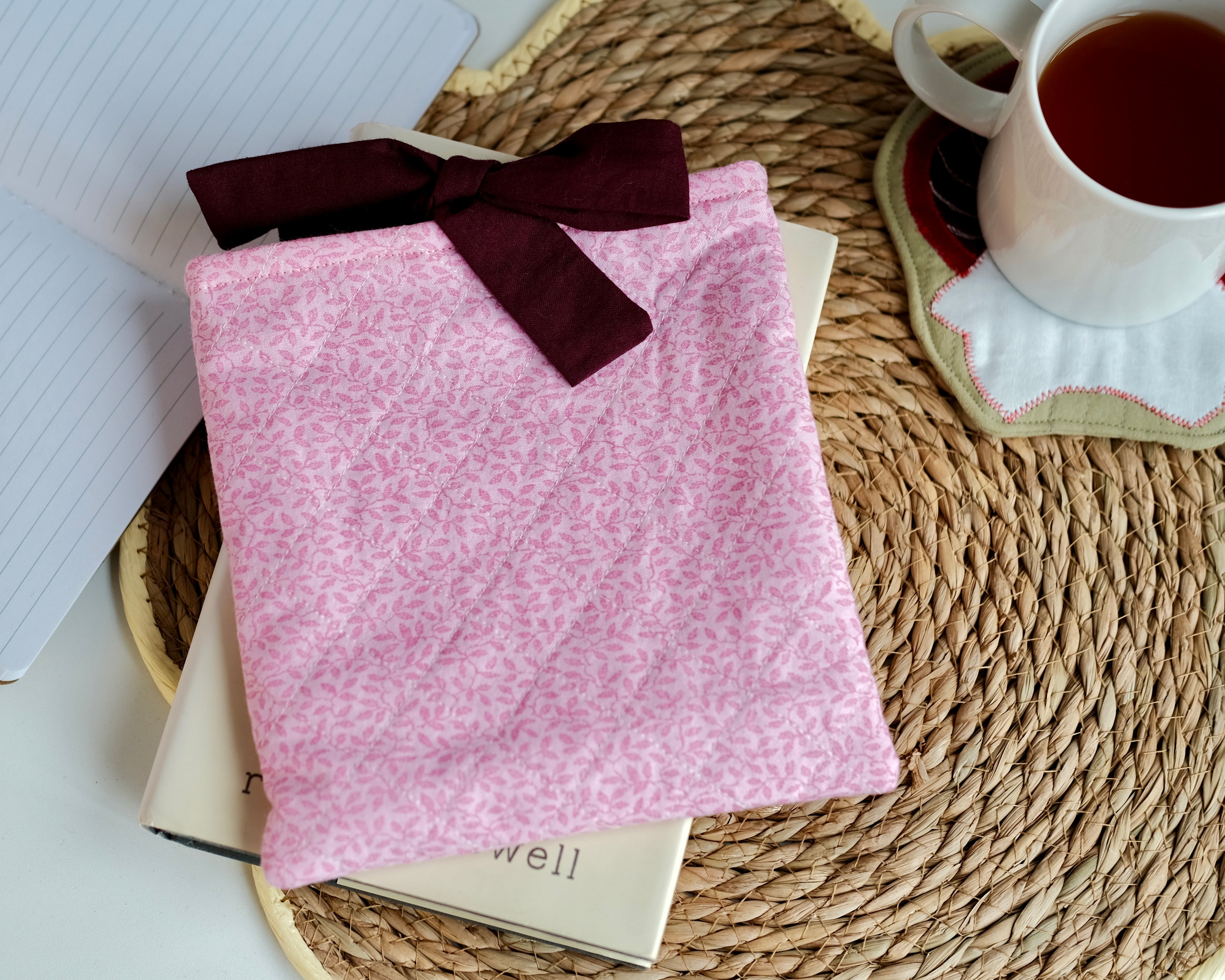 Pink and Burgundy e-reader sleeve (Kobo Libra Colour)