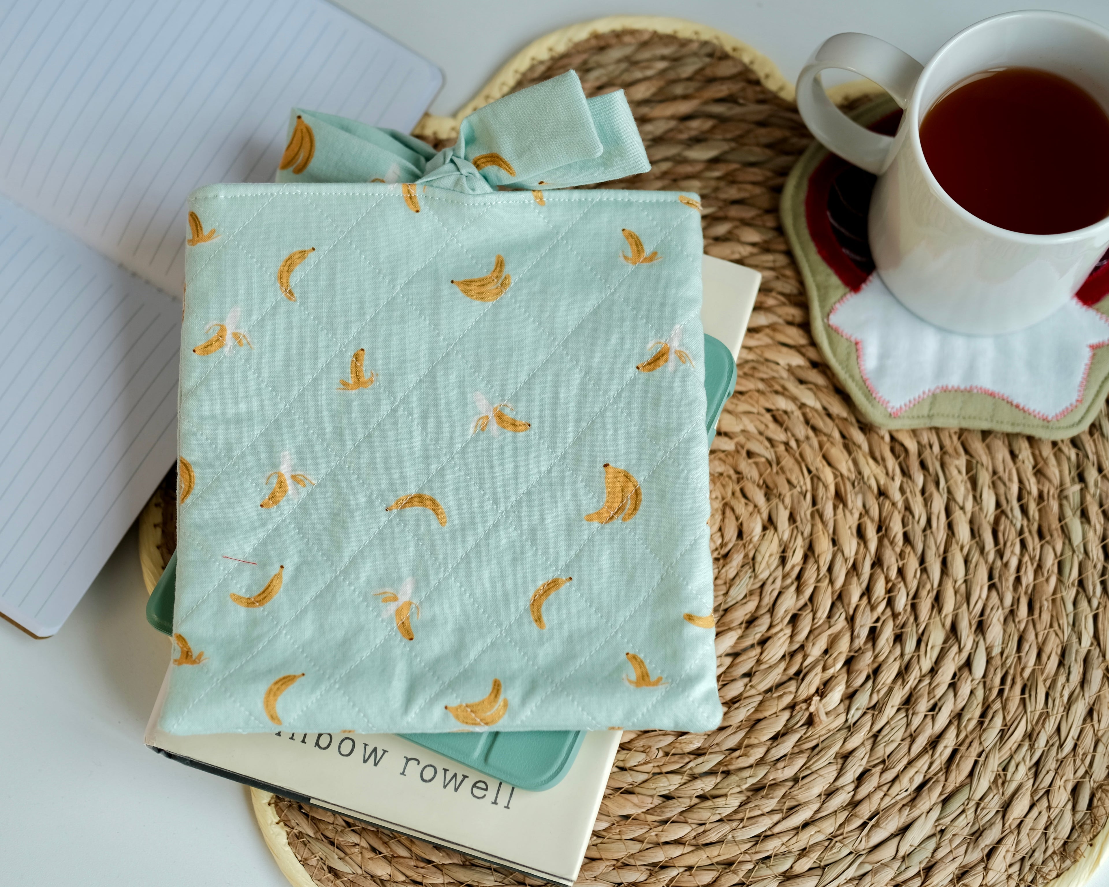 Bananas Turquoise e-reader sleeve (Kobo Libra Colour)