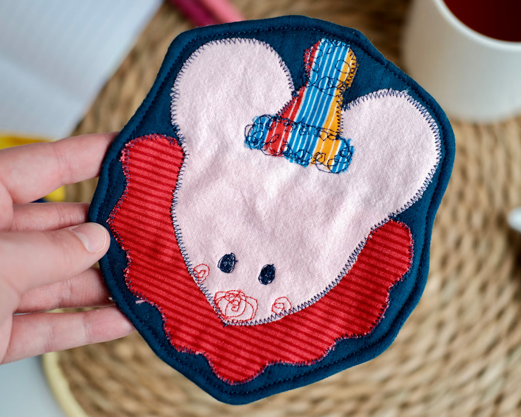 Sous-verre Clownimal Timmy la souris sur fond bleu marin