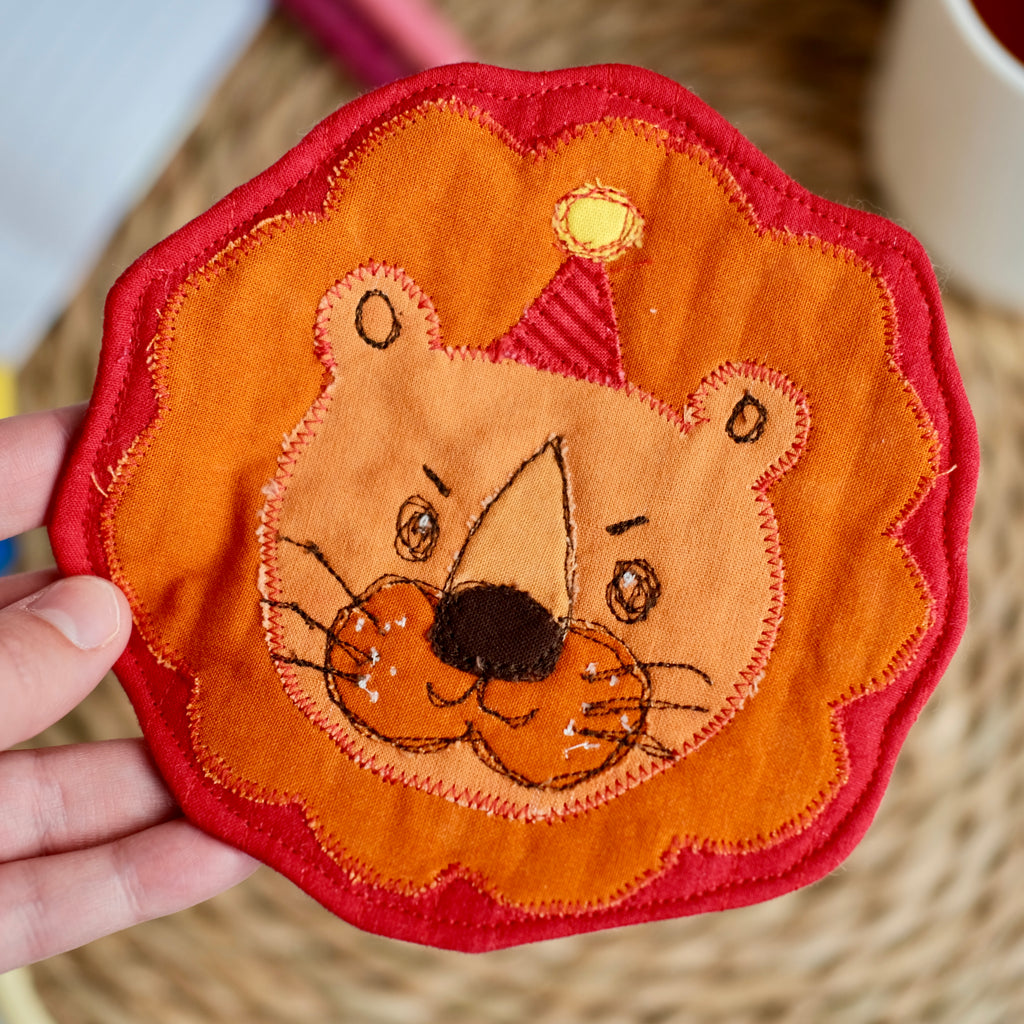 Clownimal Balthazar the Lion Coaster, Red Background